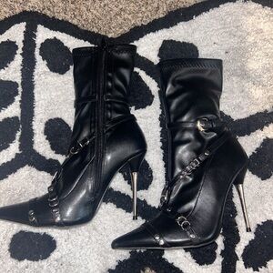 Super cute heeled boots